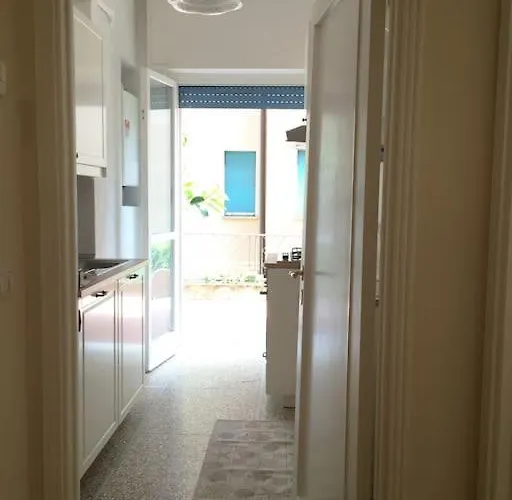 Incantevole E Silenzioso Ad Un Passo Dal Mare Apartman